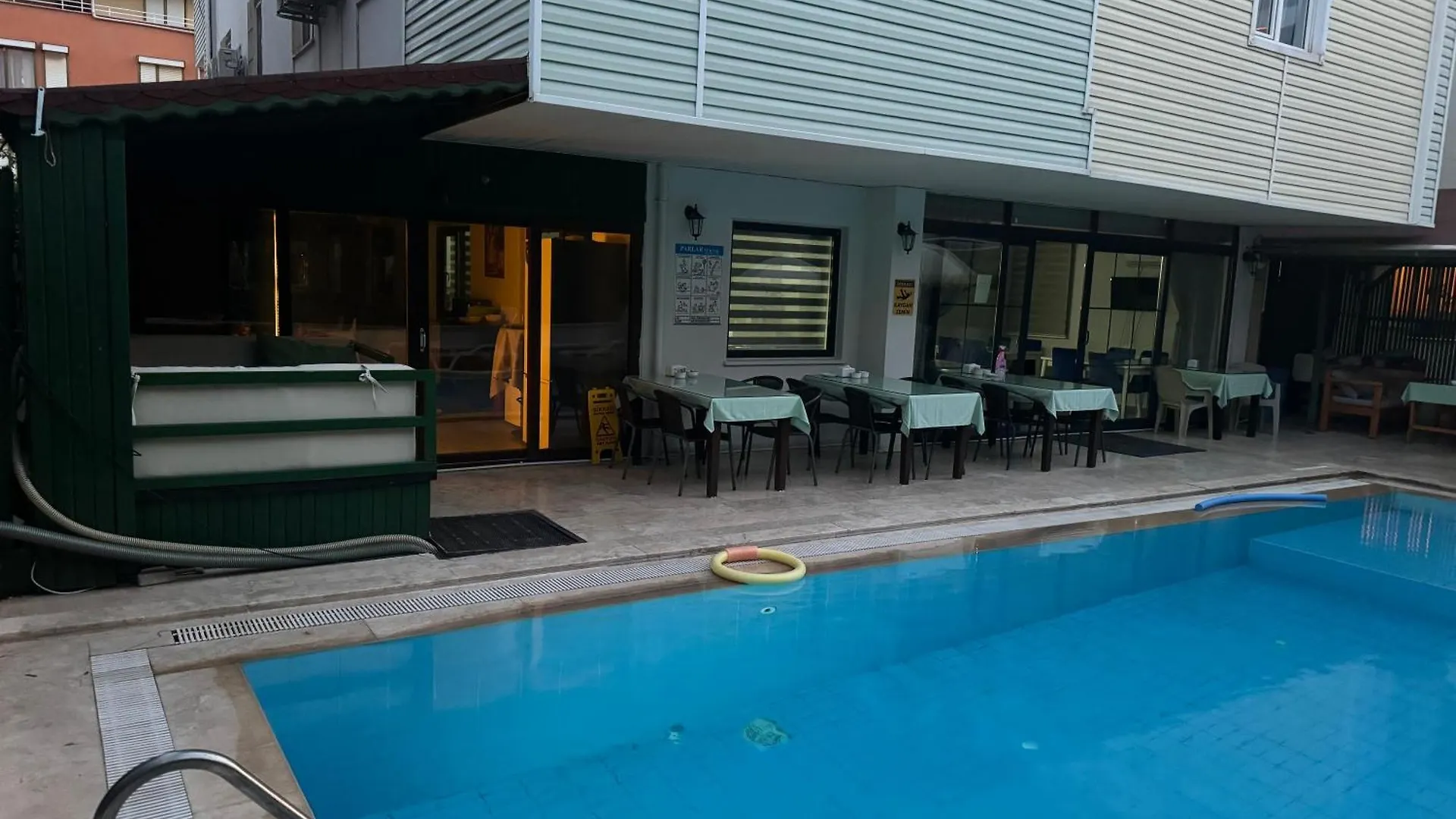 Meltem Otel 安塔利亚 2*,