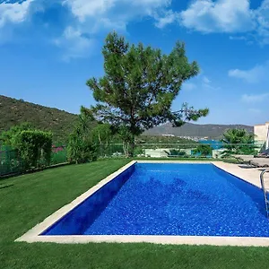 Отель Vogue Supreme Bodrum